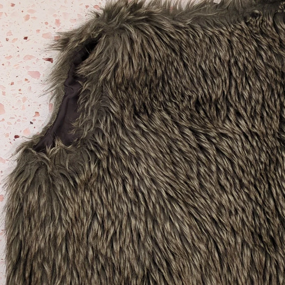 Old Navy | Brown Grey Tan Faux Fur Vest | M (8) Boho Layer Accessory